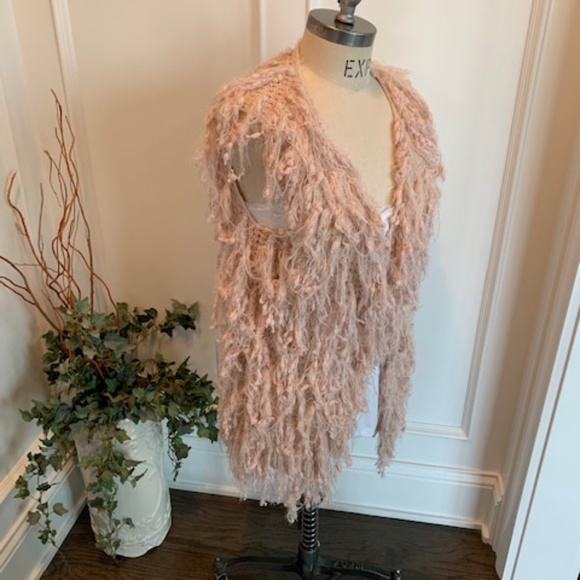Shaggy Blush Colored Vest - Picture 8 of 12